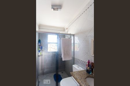 Casa para alugar com 242m², 3 quartos e 8 vagas Casa para alugar com 242m², 3 quartos e 8 vagasBanheiro da Suíte 1