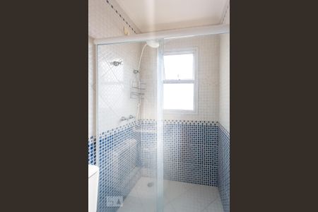 Casa para alugar com 242m², 3 quartos e 8 vagas Casa para alugar com 242m², 3 quartos e 8 vagasBanheiro da Suíte 2