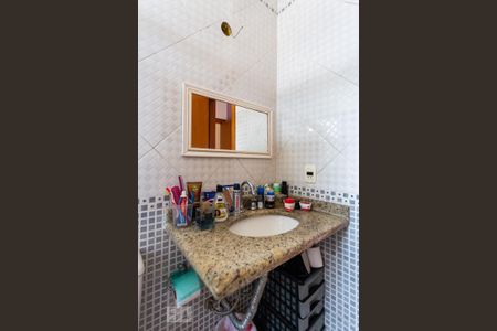 Casa para alugar com 242m², 3 quartos e 8 vagas Casa para alugar com 242m², 3 quartos e 8 vagasBanheiro da Suíte 1