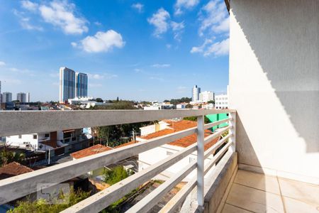 Casa para alugar com 242m², 3 quartos e 8 vagas Casa para alugar com 242m², 3 quartos e 8 vagasVaranda