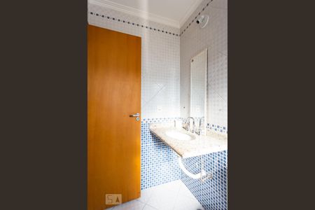 Casa para alugar com 242m², 3 quartos e 8 vagas Casa para alugar com 242m², 3 quartos e 8 vagasBanheiro da Suíte 2