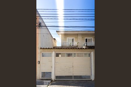 Casa para alugar com 242m², 3 quartos e 8 vagas Casa para alugar com 242m², 3 quartos e 8 vagasFachada