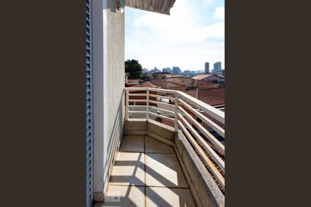 Casa para alugar com 242m², 3 quartos e 8 vagas Casa para alugar com 242m², 3 quartos e 8 vagasVaranda