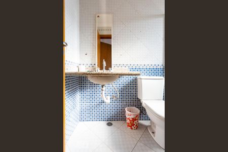 Casa para alugar com 242m², 3 quartos e 8 vagas Casa para alugar com 242m², 3 quartos e 8 vagasBanheiro da Suíte 2