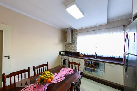 Casa à venda com 189m², 4 quartos e 2 vagasCozinha