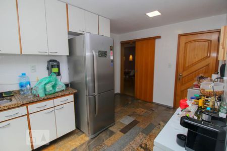 Apartamento à venda com 98m², 2 quartos e 1 vagaCozinha - Armários