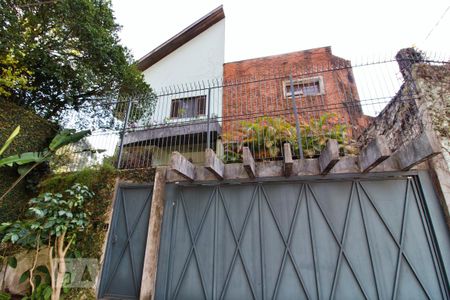Fachada de casa à venda com 6 quartos, 600m² em Jardim Leonor, São Paulo
