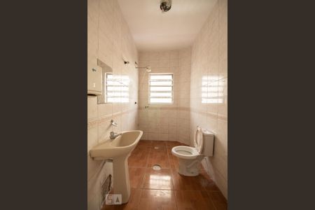 Casa para alugar com 120m², 3 quartos e sem vaga Casa para alugar com 120m², 3 quartos e sem vagaBanheiro