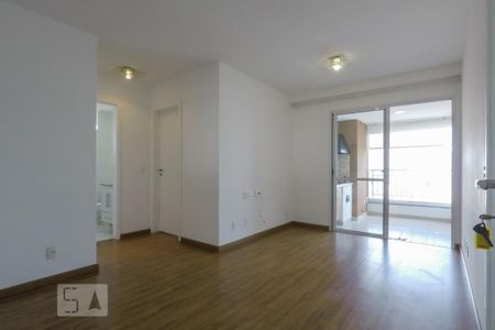 Sala de apartamento para alugar com 2 quartos, 75m² em Vila Nair, São Paulo