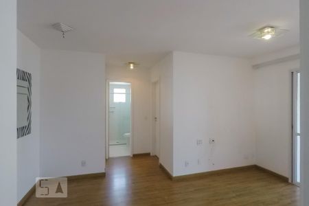 Sala de apartamento para alugar com 2 quartos, 75m² em Vila Nair, São Paulo