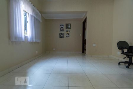 Casa à venda com 236m², 2 quartos e 2 vagasCLOSET