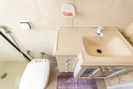 Casa à venda com 165m², 6 quartos e 3 vagas Casa à venda com 165m², 6 quartos e 3 vagasBanheiro 2