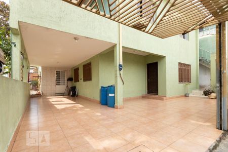 Casa à venda com 165m², 6 quartos e 3 vagas Casa à venda com 165m², 6 quartos e 3 vagasGaragem
