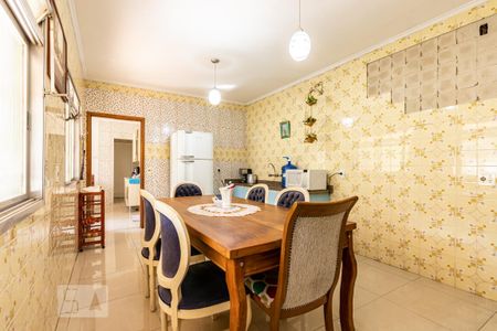 Casa à venda com 165m², 6 quartos e 3 vagas Casa à venda com 165m², 6 quartos e 3 vagasCopa
