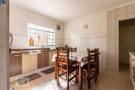 Casa à venda com 165m², 6 quartos e 3 vagas Casa à venda com 165m², 6 quartos e 3 vagasCozinha