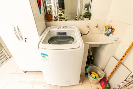 Casa à venda com 165m², 6 quartos e 3 vagas Casa à venda com 165m², 6 quartos e 3 vagasÁrea de serviço casa 2
