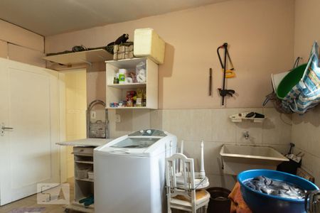 Casa à venda com 165m², 6 quartos e 3 vagas Casa à venda com 165m², 6 quartos e 3 vagasÁrea de serviço