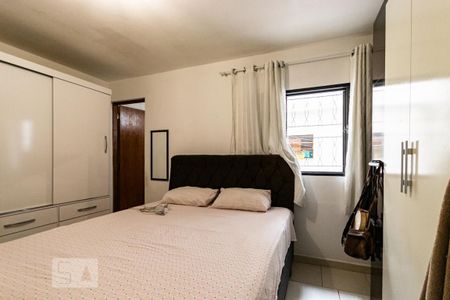 Casa à venda com 165m², 6 quartos e 3 vagas Casa à venda com 165m², 6 quartos e 3 vagasQuarto casa 2