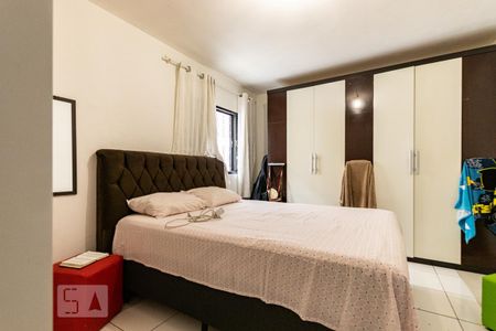 Casa à venda com 165m², 6 quartos e 3 vagas Casa à venda com 165m², 6 quartos e 3 vagasQuarto casa 2