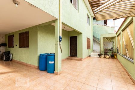 Casa à venda com 165m², 6 quartos e 3 vagas Casa à venda com 165m², 6 quartos e 3 vagasGaragem