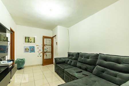 Casa à venda com 165m², 6 quartos e 3 vagas Casa à venda com 165m², 6 quartos e 3 vagasSala casa 2