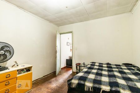 Casa à venda com 165m², 6 quartos e 3 vagas Casa à venda com 165m², 6 quartos e 3 vagasQuarto 1 casa 3
