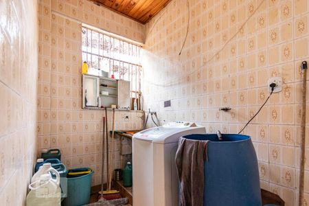 Casa à venda com 165m², 6 quartos e 3 vagas Casa à venda com 165m², 6 quartos e 3 vagasÁrea de serviço