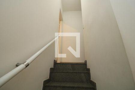 Escada de casa de condomínio à venda com 3 quartos, 92m² em Vila Antonieta, São Paulo