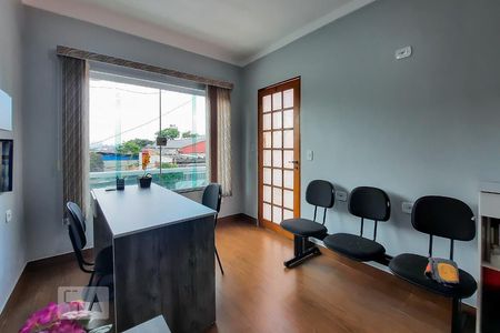 Casa à venda com 185m², 3 quartos e 3 vagasEscritório