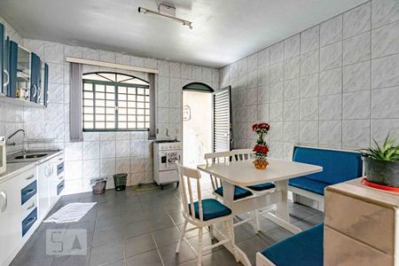 Cozinha de apartamento para alugar com 1 quarto, 81m² em Santa Felicidade, Curitiba