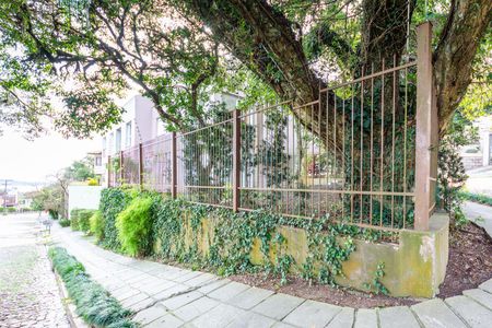 Entrada de casa à venda com 2 quartos, 354m² em Tristeza, Porto Alegre