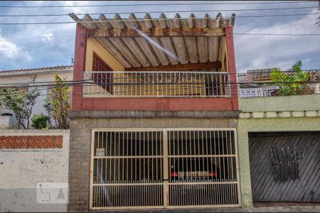 Casa à venda com 152m², 3 quartos e 2 vagasFachada