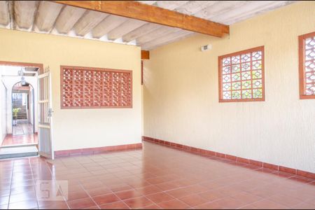 Casa à venda com 152m², 3 quartos e 2 vagasTerraço