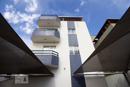 Apartamento à venda com 70m², 3 quartos e 1 vagaFachada