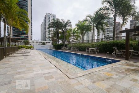 Apartamento para alugar com 140m², 4 quartos e 3 vagas Apartamento para alugar com 140m², 4 quartos e 3 vagasPiscina