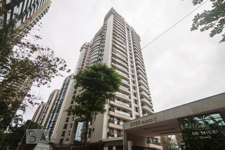 Apartamento para alugar com 140m², 4 quartos e 3 vagas Apartamento para alugar com 140m², 4 quartos e 3 vagasFachada