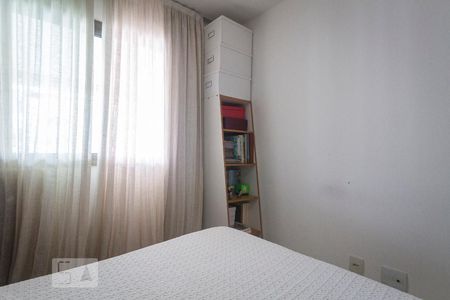 Apartamento para alugar com 140m², 4 quartos e 3 vagas Apartamento para alugar com 140m², 4 quartos e 3 vagasQuarto