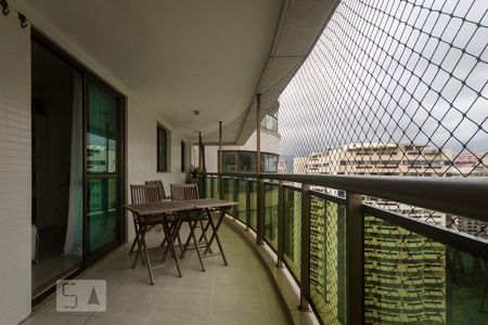 Varanda de apartamento para alugar com 4 quartos, 140m² em Barra da Tijuca, Rio de Janeiro