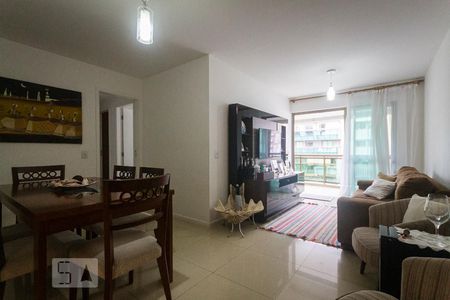 Sala de apartamento para alugar com 4 quartos, 140m² em Barra da Tijuca, Rio de Janeiro