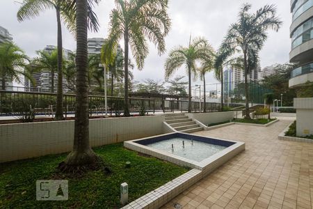 Apartamento para alugar com 140m², 4 quartos e 3 vagas Apartamento para alugar com 140m², 4 quartos e 3 vagasEspaço externo