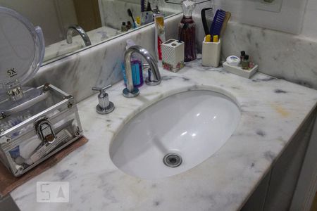 Apartamento para alugar com 140m², 4 quartos e 3 vagas Apartamento para alugar com 140m², 4 quartos e 3 vagasBanheiro da Suíte