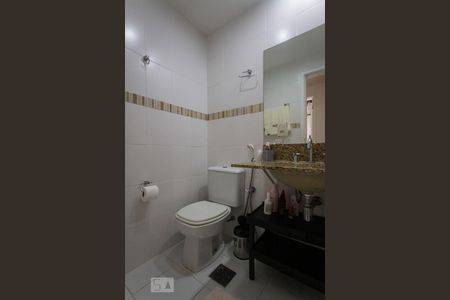 Apartamento para alugar com 140m², 4 quartos e 3 vagas Apartamento para alugar com 140m², 4 quartos e 3 vagasBanheiro