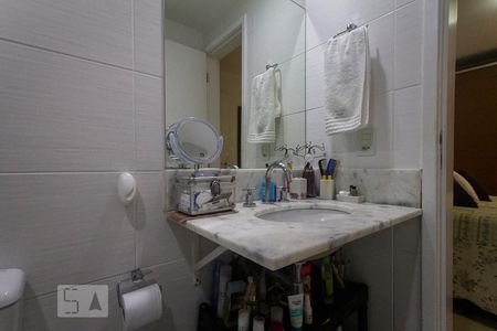 Apartamento para alugar com 140m², 4 quartos e 3 vagas Apartamento para alugar com 140m², 4 quartos e 3 vagasBanheiro da Suíte