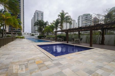 Apartamento para alugar com 140m², 4 quartos e 3 vagas Apartamento para alugar com 140m², 4 quartos e 3 vagasPiscina