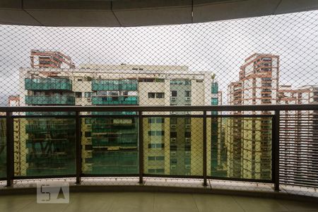 Apartamento para alugar com 140m², 4 quartos e 3 vagas Apartamento para alugar com 140m², 4 quartos e 3 vagasVista