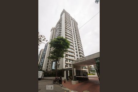 Apartamento para alugar com 140m², 4 quartos e 3 vagas Apartamento para alugar com 140m², 4 quartos e 3 vagasFachada