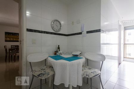 Apartamento para alugar com 140m², 4 quartos e 3 vagas Apartamento para alugar com 140m², 4 quartos e 3 vagasCozinha