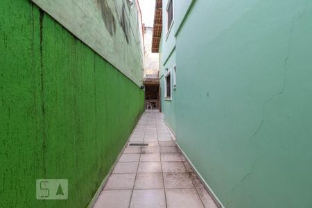 Casa à venda com 168m², 3 quartos e 4 vagasCorredor Lateral