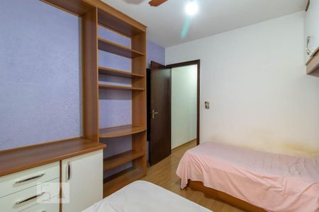 Casa à venda com 168m², 3 quartos e 4 vagasQuarto 2