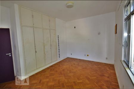 Casa à venda com 276m², 5 quartos e 2 vagasQuarto 4